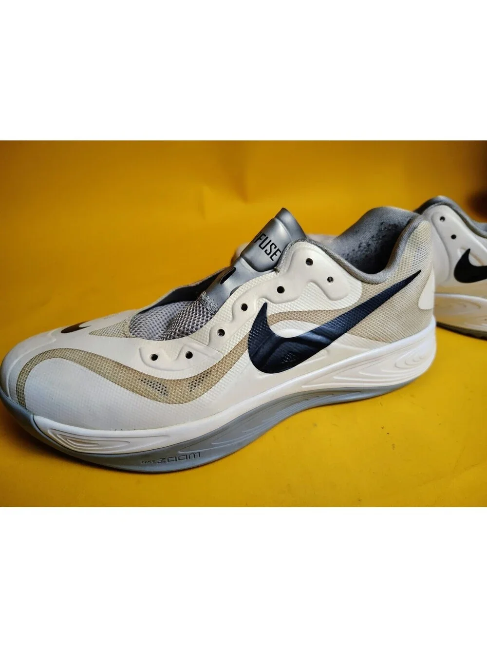 Nike Zoom Hyperfuse Low White Black Grey 616620-110 Basketball Men's Size 9.5